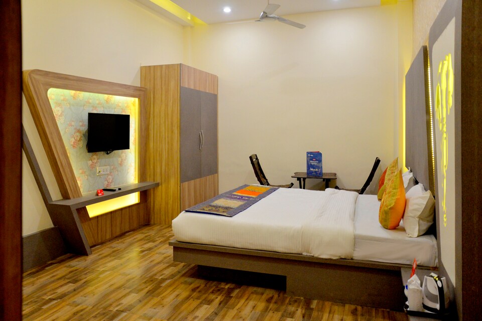 OYO 7836 Omkar Palace, Godowlia, Varanasi