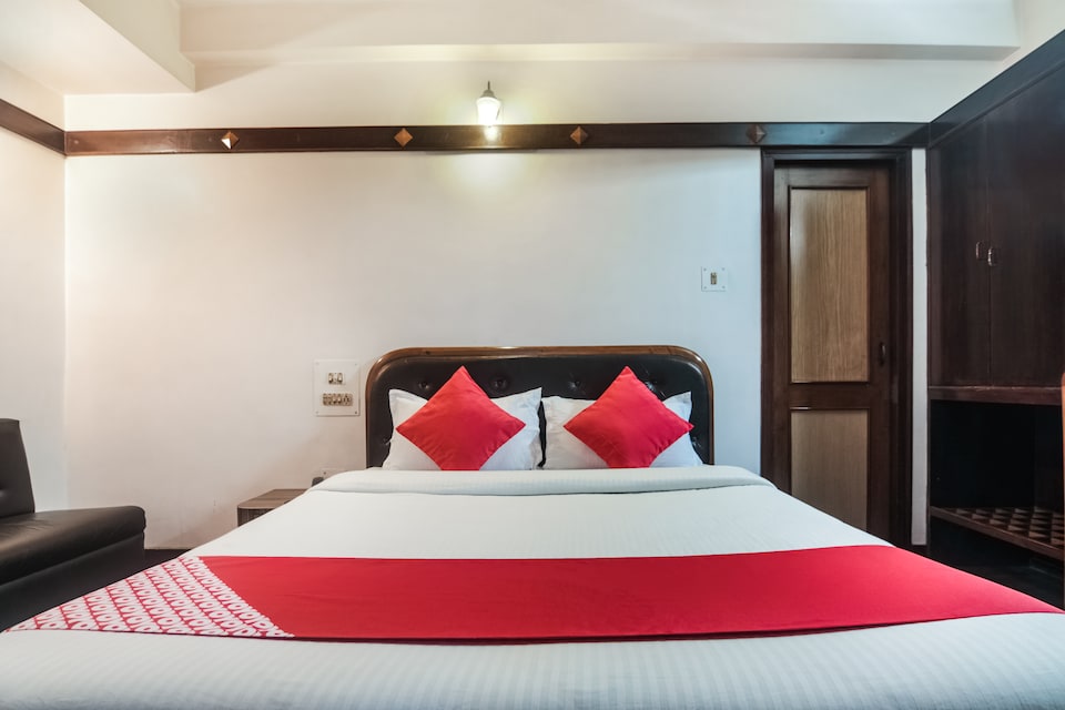 OYO Amrit Regency, Ulubari Guwahati, Guwahati