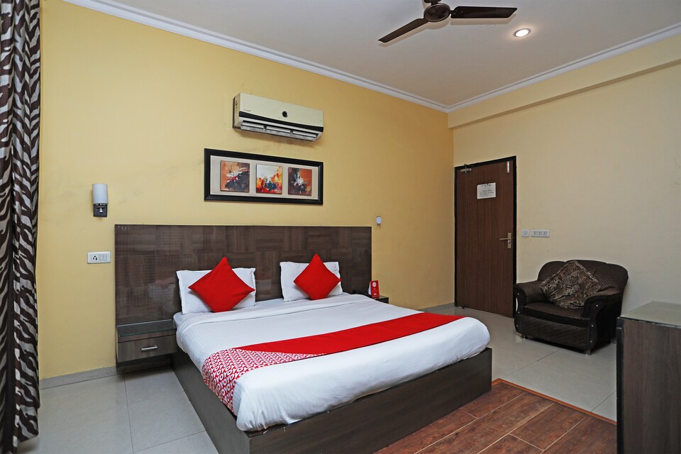 Live on GRG2812, Old Gurgaon, Gurgaon