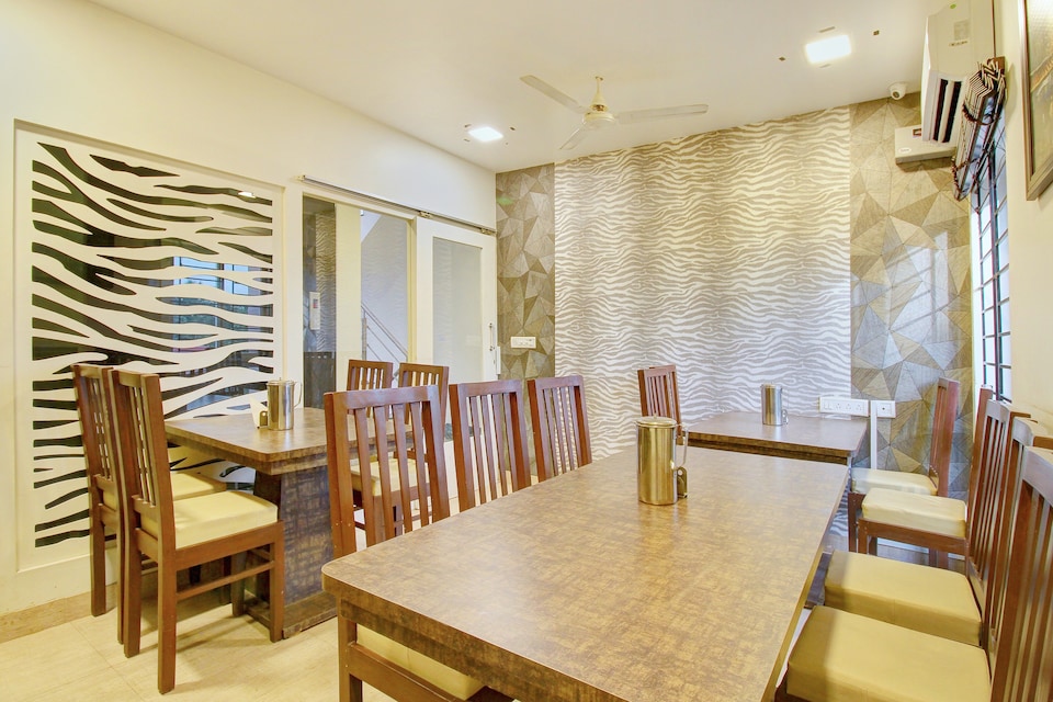 OYO 7850 Royal Elite, Maatuthavani Bus Stand-II, Madurai