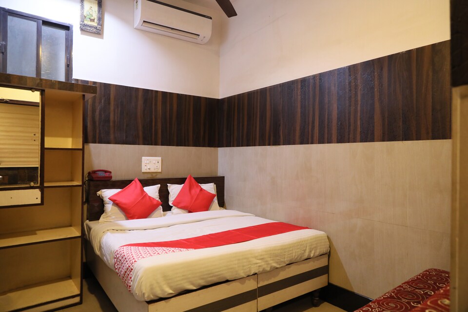 OYO 7851 Hotel Avadh, Sitabuldi Railway Station, Nagpur