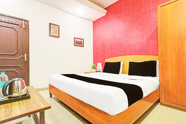 Hotel O Jaistambh Chowk Formerly Guru Kirpa