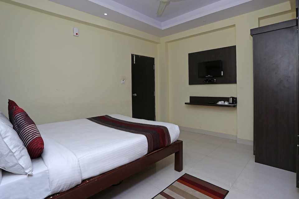 OYO 7875 Prakaash Comforts, Mysore City Center-II, Mysore