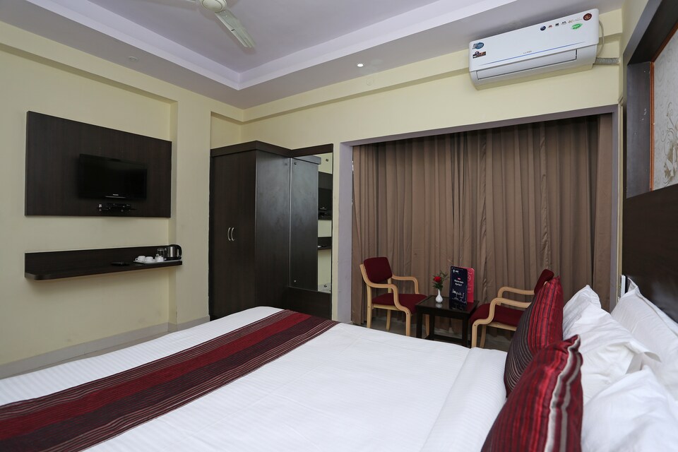 OYO 7875 Prakaash Comforts, Mysore City Center-II, Mysore