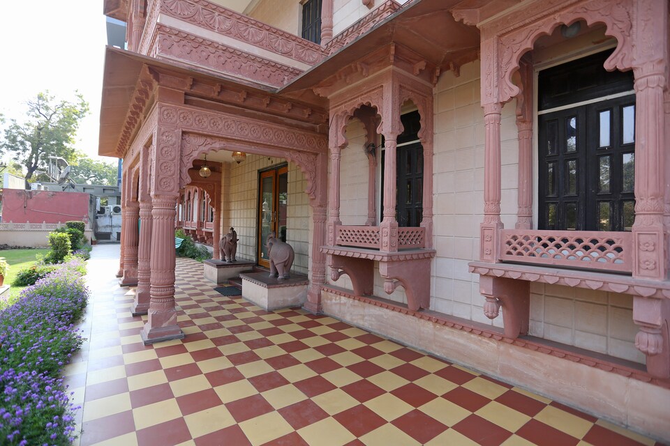 OYO 7880 Hotel Navrang, Nayapura Bus Station Kota, Kota