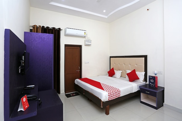 OYO Hotel Namo Palace