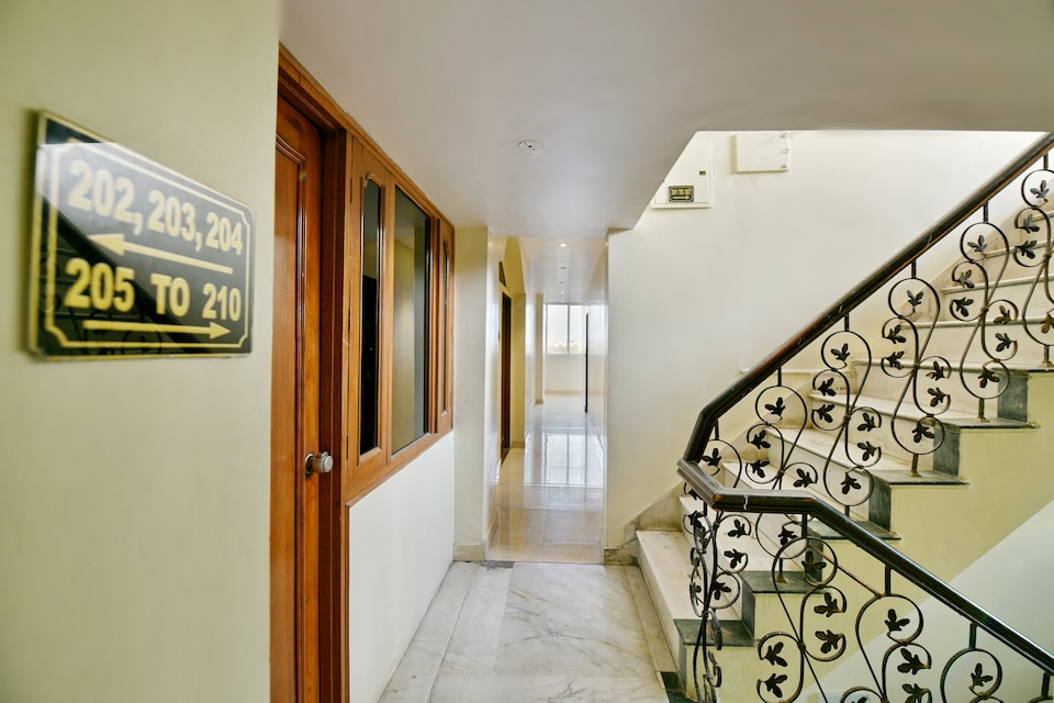 OYO 7896 Hotel Rang Mahal, Jaipur Airport, जयपुर