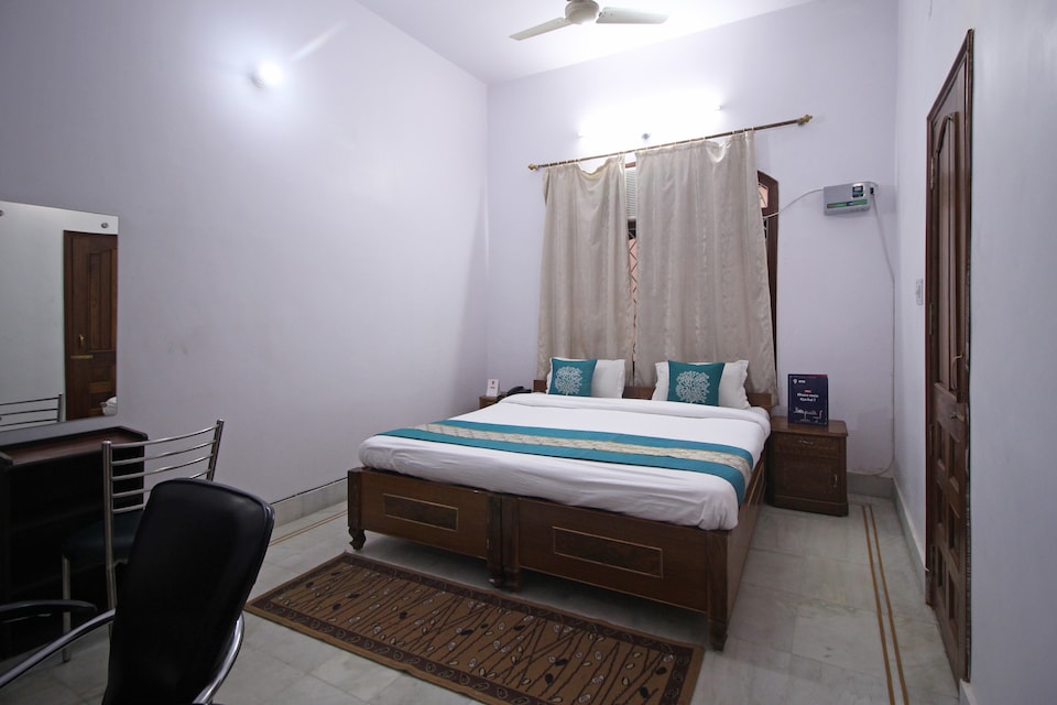 OYO 7904 near Boring Road, Boring Road Patna, Patna