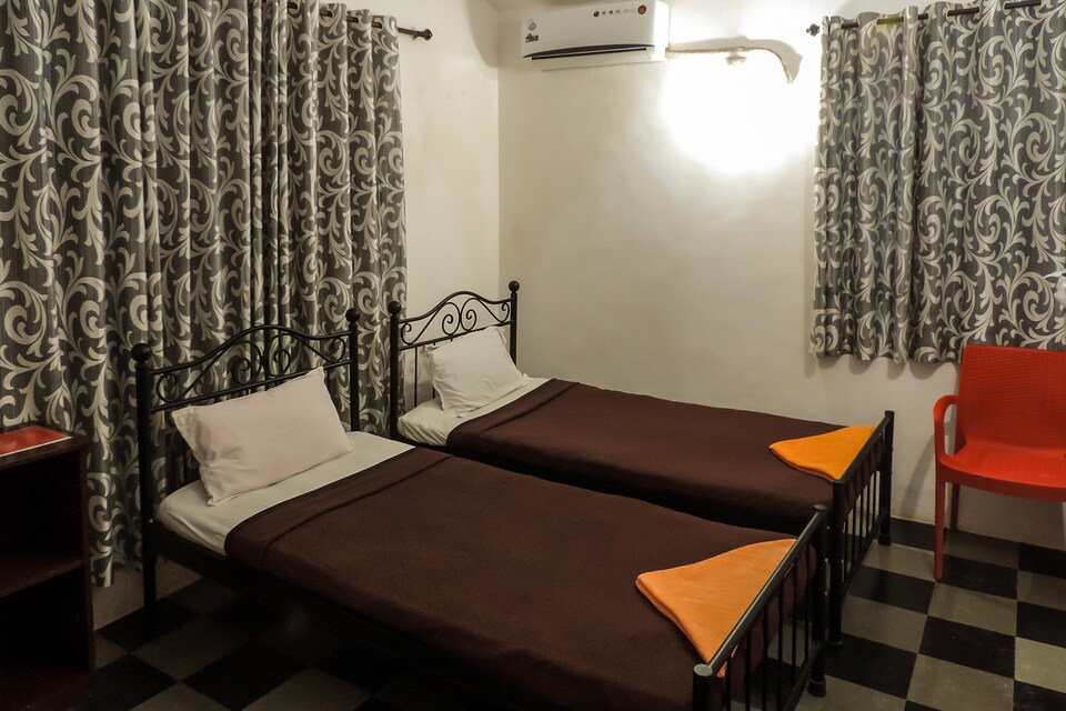 OYO 7908 StayOut Wave Beach Hotel Compact, Panjim Goa, Goa