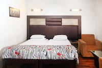 OYO Hotel Golden Leaf Near Dilli Haat Ina