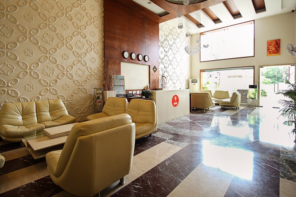 OYO 1139 Jayson Hotel, Dhebar Road, Rajkot