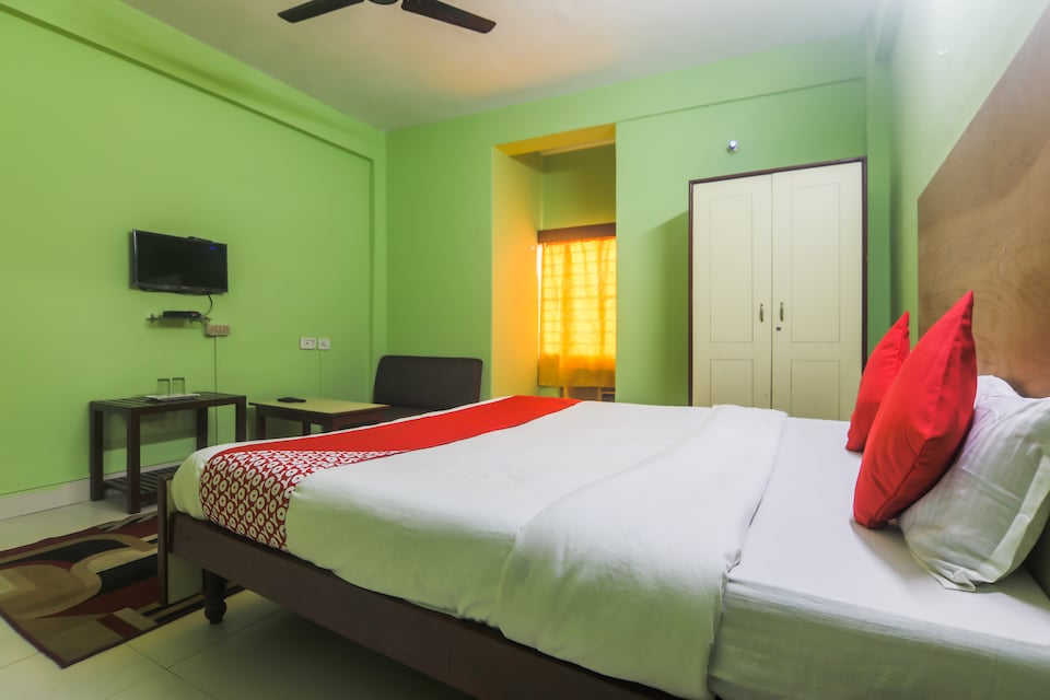OYO 7934 Hotel Priyodarshani, Christian Basti Guwahati, Guwahati