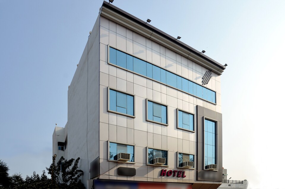 OYO 7935 Hotel MMK, Kanpur Railway Station, Kanpur