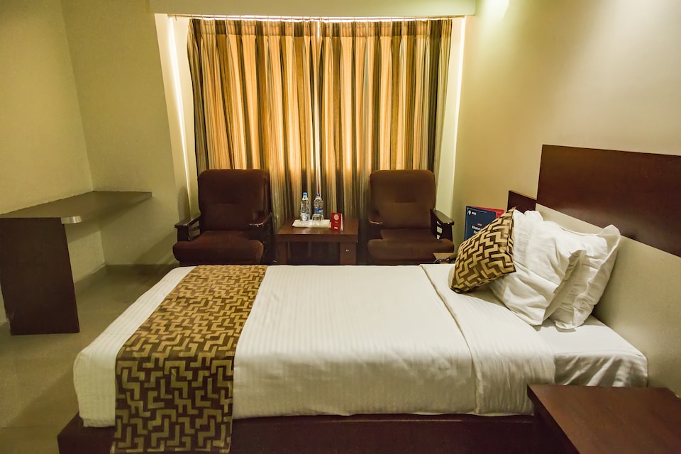 OYO 7938 Hotel Golden Way, Governorpet Vijayawada, Vijayawada