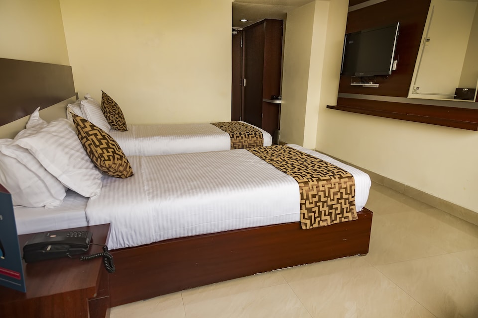 OYO 7938 Hotel Golden Way, Governorpet Vijayawada, Vijayawada
