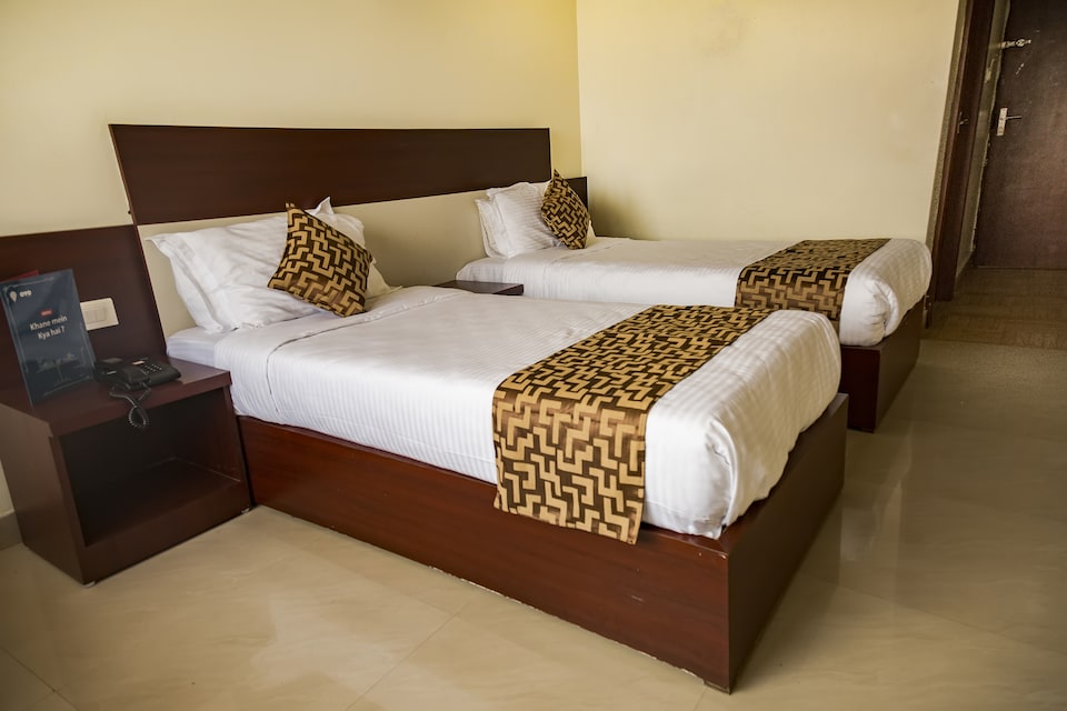OYO 7938 Hotel Golden Way, Governorpet Vijayawada, Vijayawada