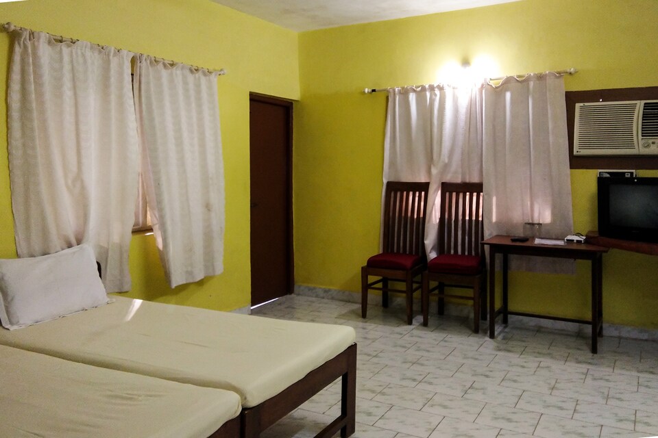 OYO 7961 StayOut near Dona Paula Beach, Panjim Goa, Goa