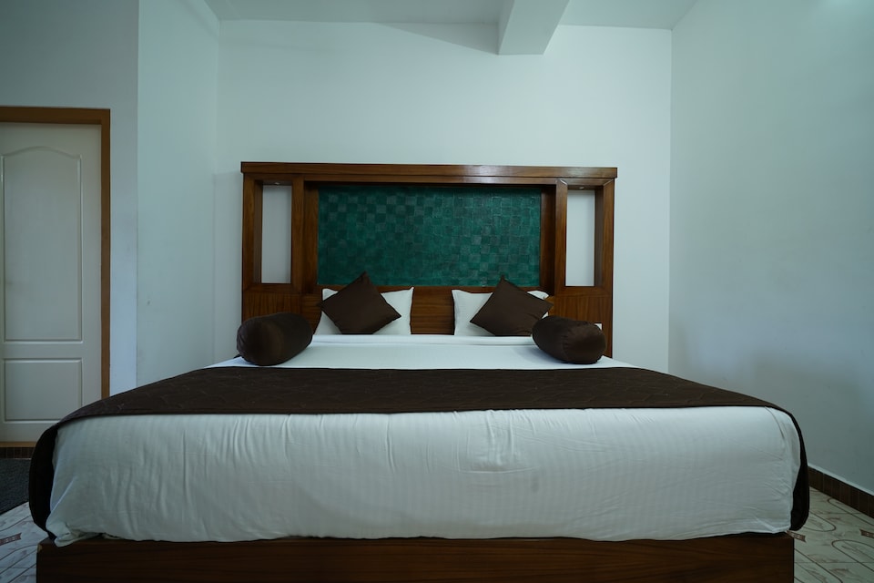 OYO 7966 Laacienekkas Valley Resort, Anachal, Munnar