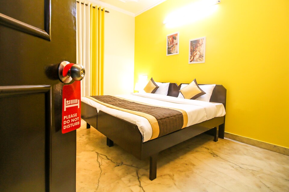 OYO 7967 near Medanta, Medanta, Gurgaon