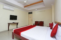 OYO Dilsukhnagar Near Miraj Cinemas - Shalini Shivani