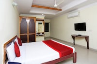 OYO Dilsukhnagar Near Miraj Cinemas - Shalini Shivani