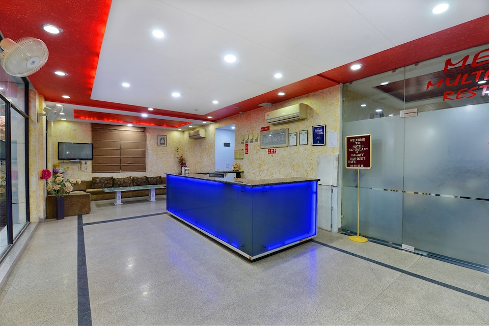 Capital O 9367 HOTEL GALAXY, Fatehabad Road, Agra