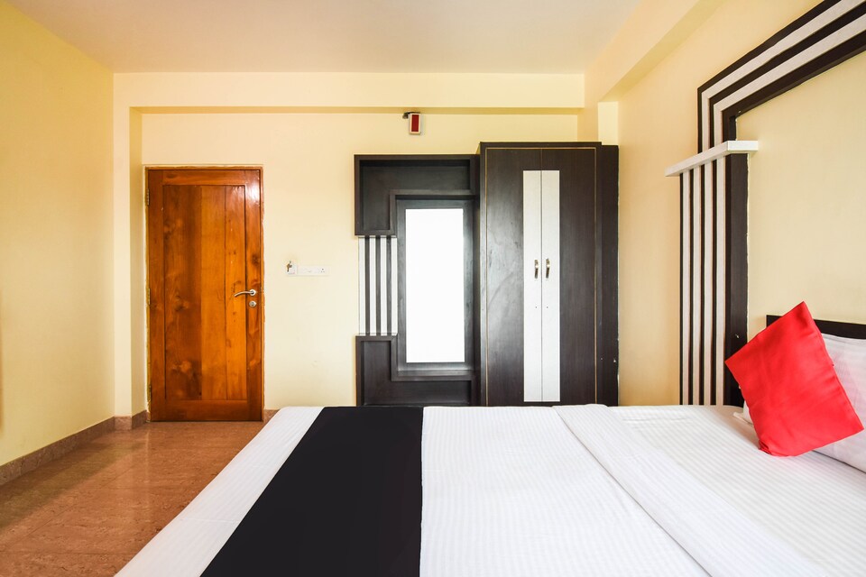 OYO 8000 MJ Residency, CT Road Puri, Puri