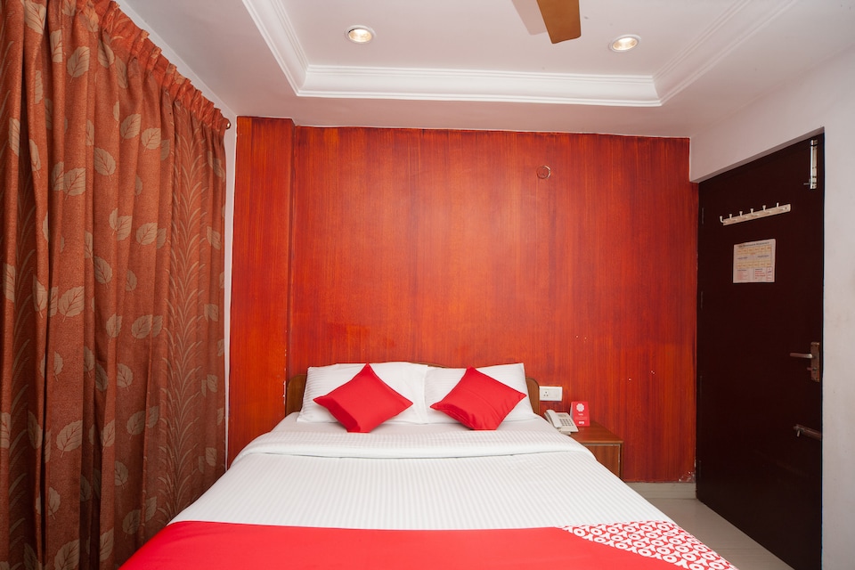 Oyo 8042 Hotel Krish, Vellore, Vellore