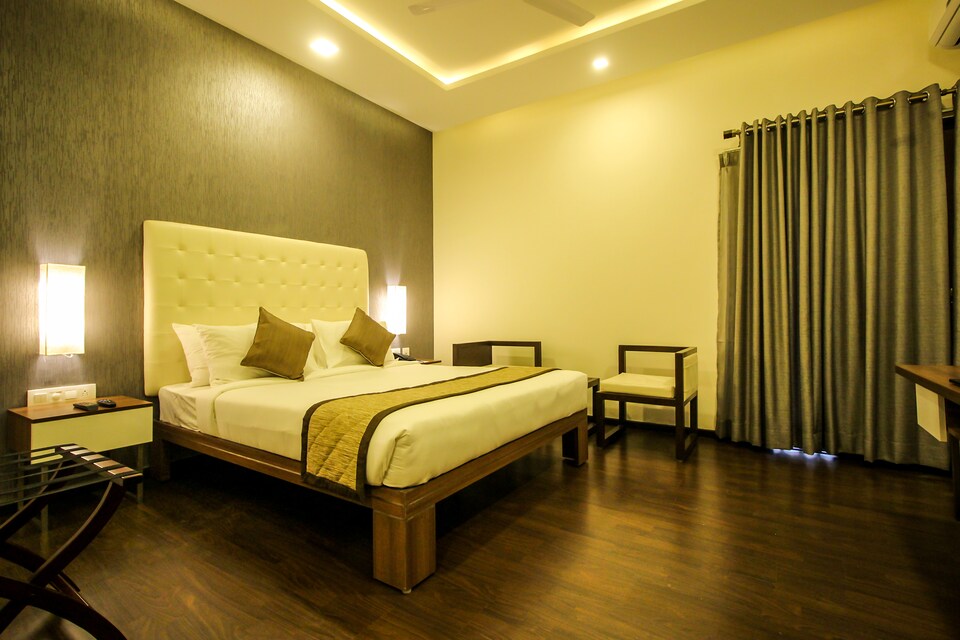 OYO 8045 Crest Hotel, RT Nagar, Bangalore