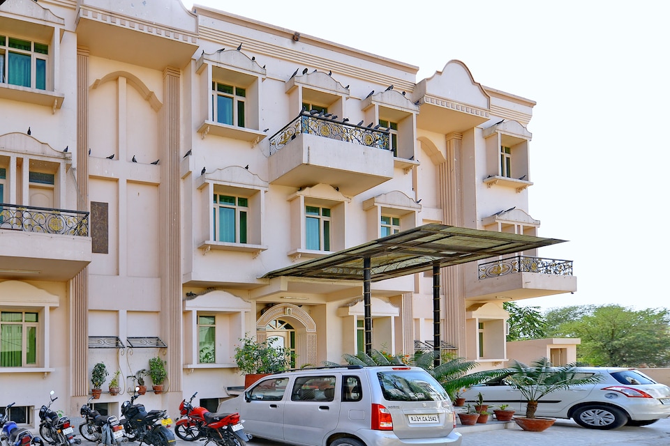 OYO 8051 Hotel Yesh Palace, Jaipur Airport, Jaipur