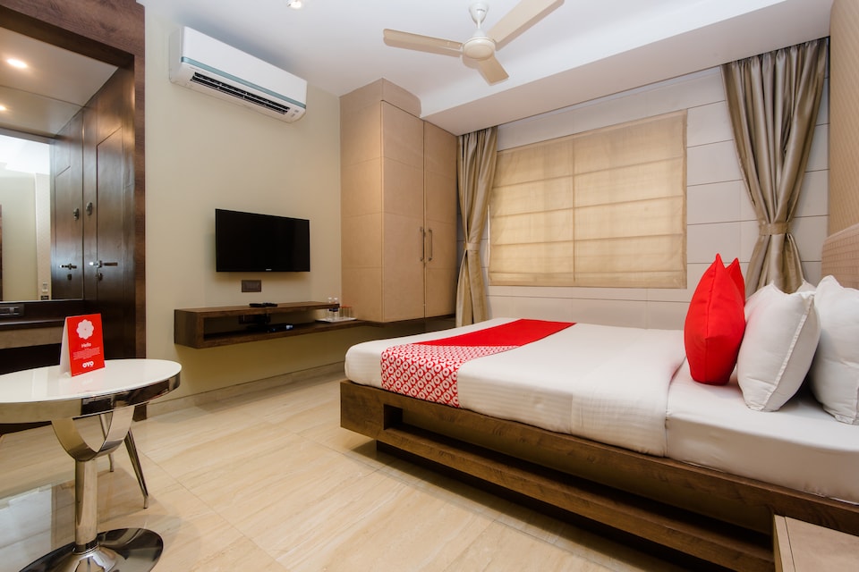 Capital O 8069 Hotel Pratiksha Residency, Mumbai Panvel-CBD-Taloja, Mumbai