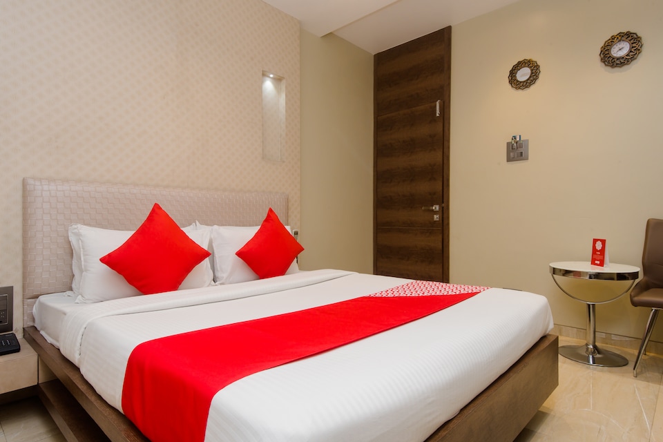 Capital O 8069 Hotel Pratiksha Residency, Mumbai Panvel-CBD-Taloja, Mumbai