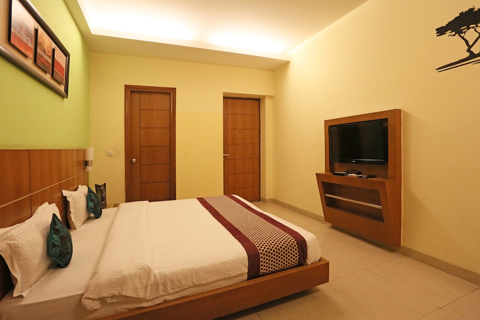 OYO 8070 CO Inn, Cyber City, Gurgaon