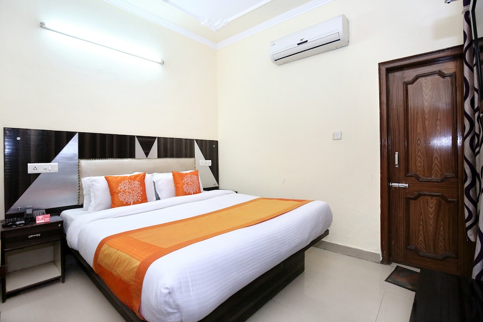 OYO 8073 Grand Residency, South Chandigarh, Chandigarh