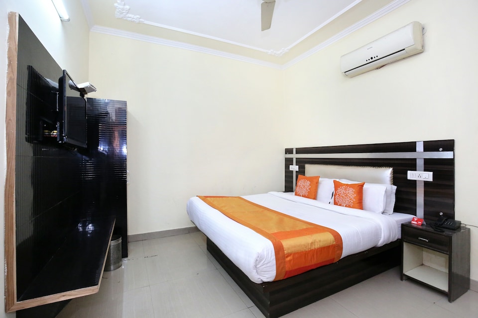 OYO 8073 Grand Residency, South Chandigarh, Chandigarh