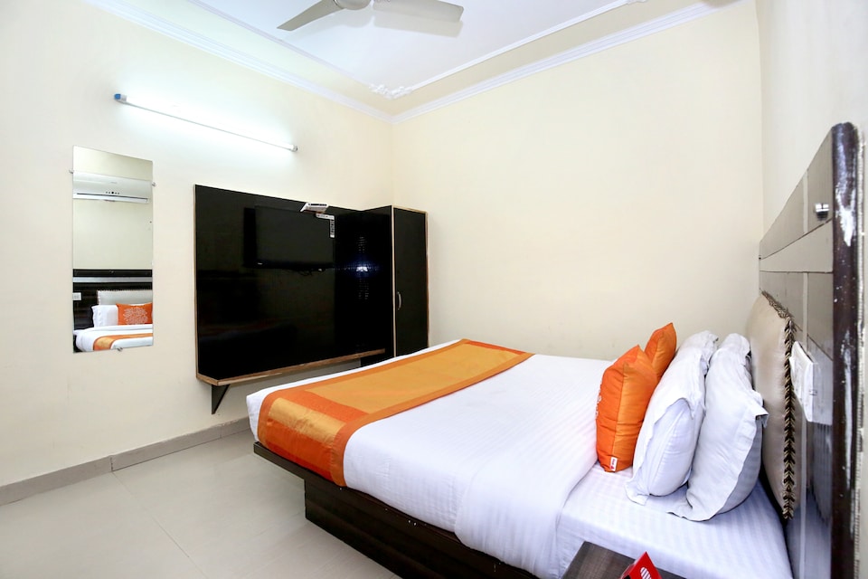 OYO 8073 Grand Residency, South Chandigarh, Chandigarh