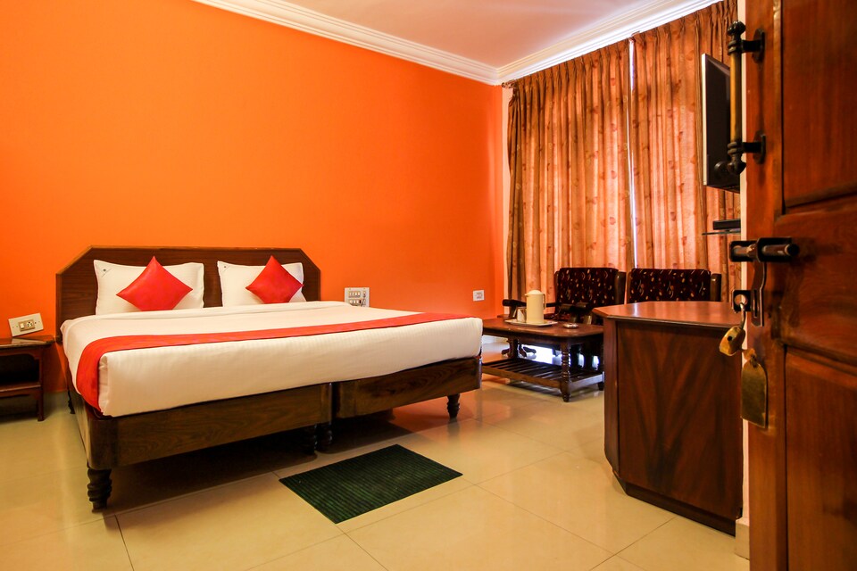 OYO 8092 Kannika International, Kushalnagar, कूर्ग