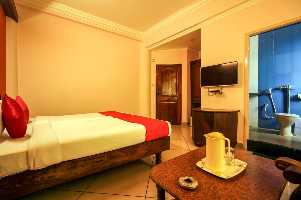 OYO 8092 Kannika International, Kushalnagar, कूर्ग