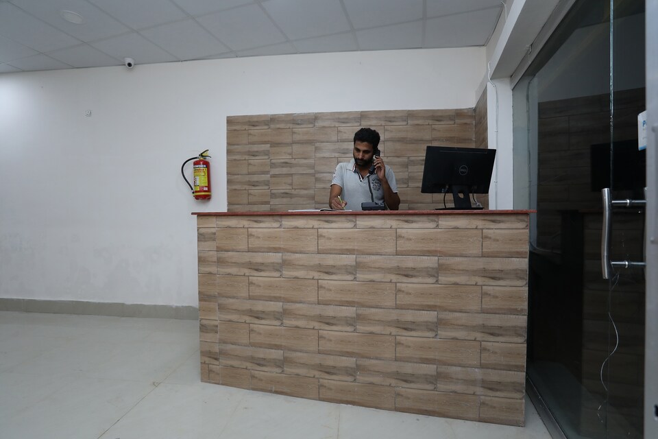 OYO 8098 Hotel Manohar palace, Baliapanda Puri, Puri