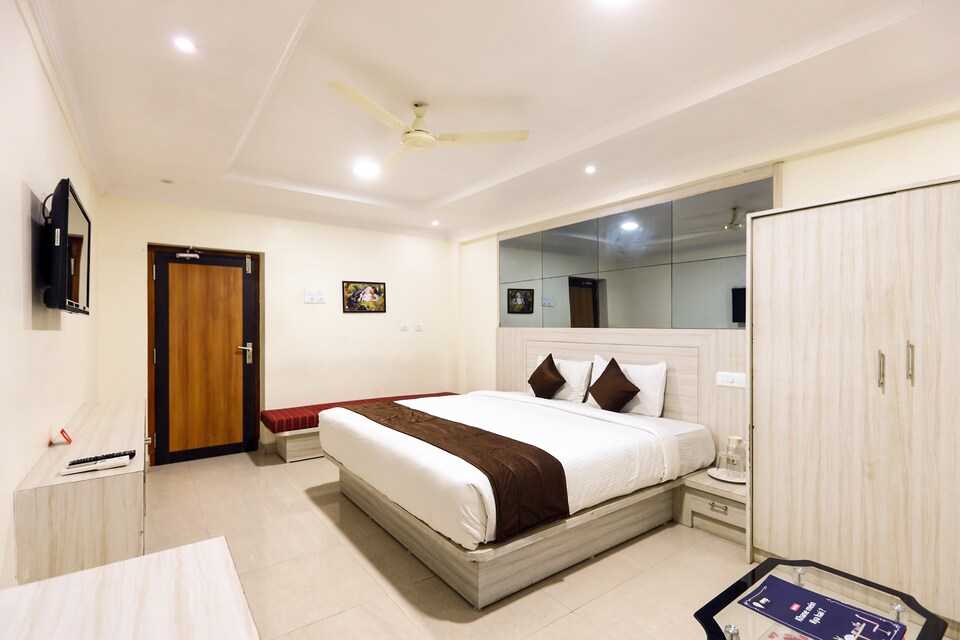 OYO 8106 Siva AVM Grande, Vellore, Vellore