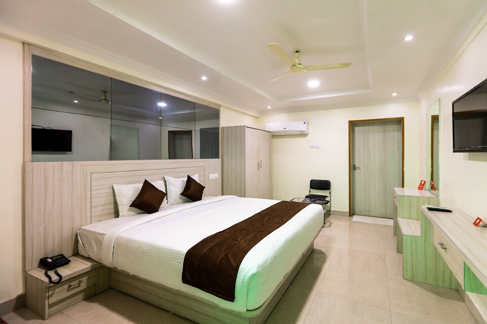 OYO 8106 Siva AVM Grande, Vellore, Vellore