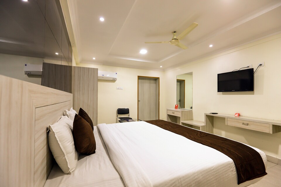 OYO 8106 Siva AVM Grande, Vellore, Vellore