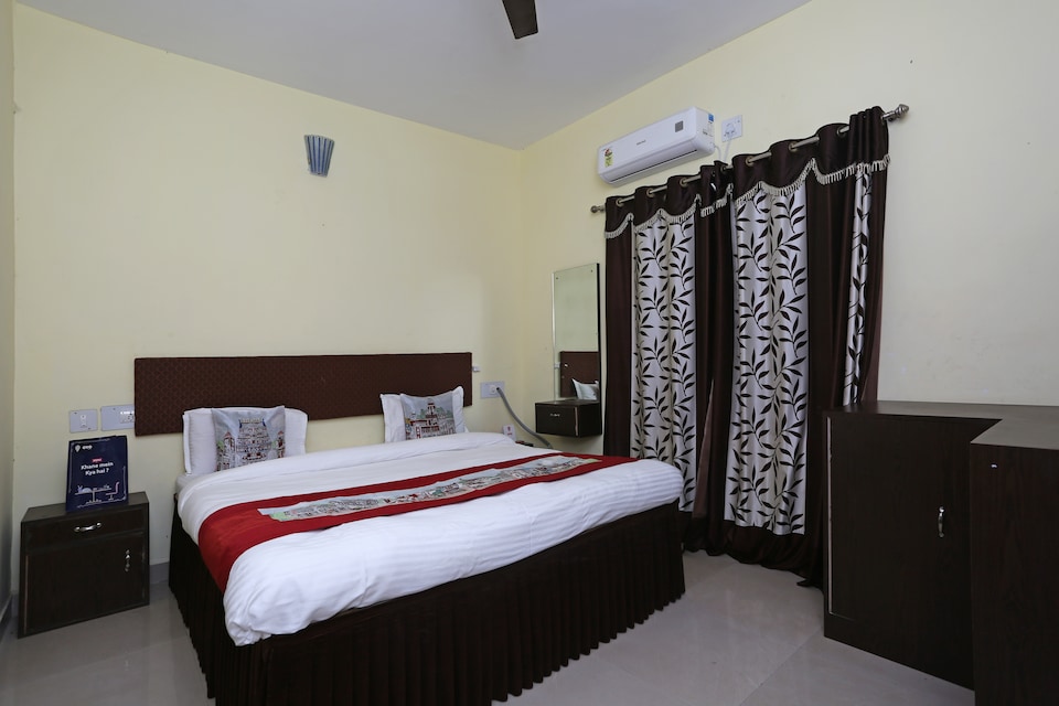 OYO 8120 Hotel Shriyans 1, Grand Road Puri, Puri