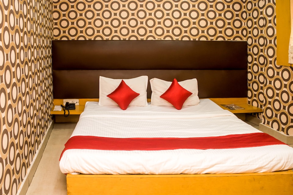 OYO 8122 Hotel VIP Continental, Esplanade Kolkata, Kolkata