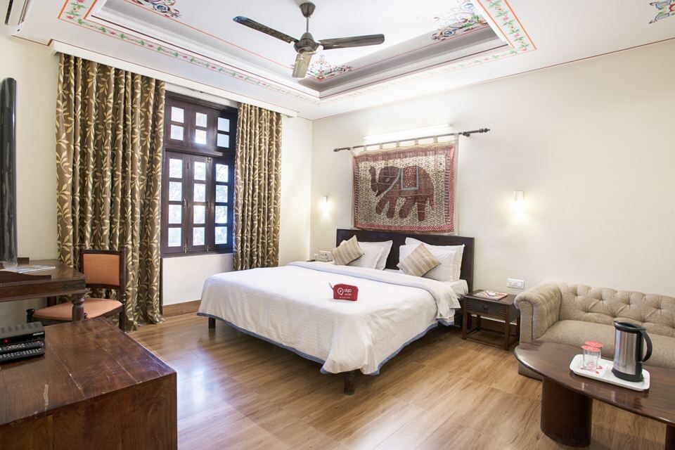 OYO Rooms 067 Heritage Bani Park, Railway Station Jaipur, Jaipur