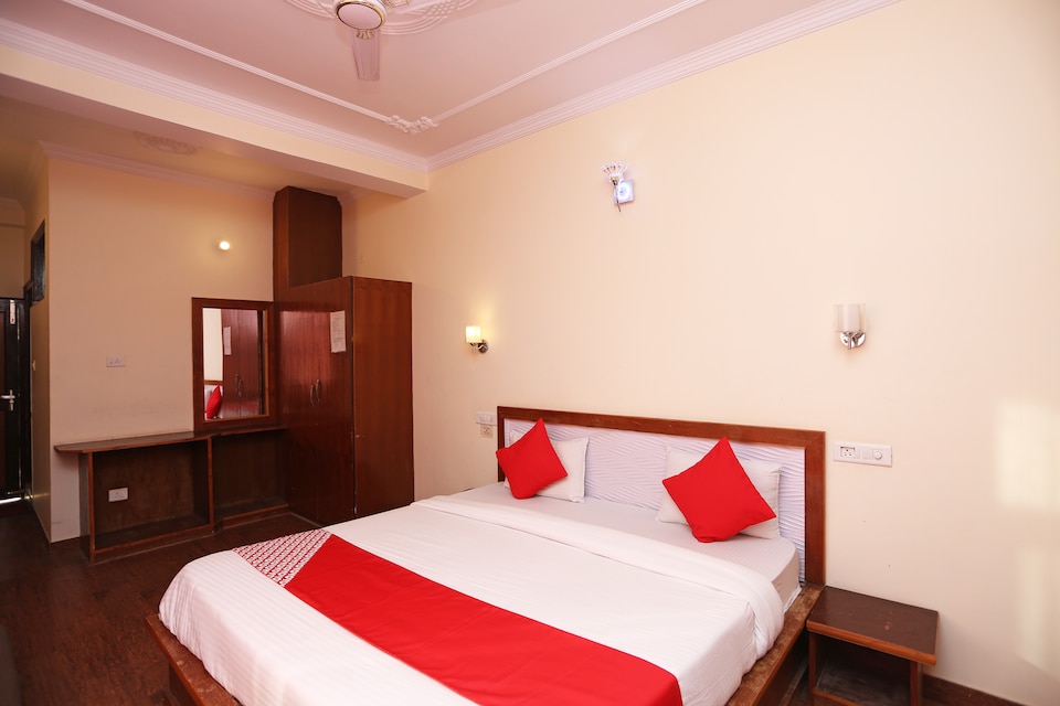 OYO 8143 Khushala Valley View, Shoghi, Shimla