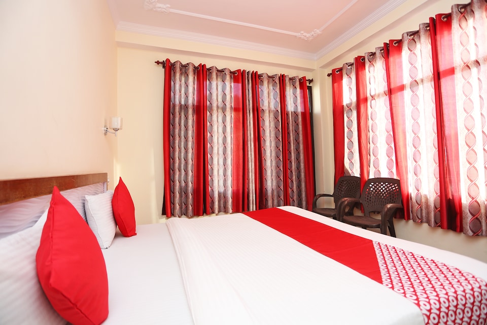 OYO 8143 Khushala Valley View, Shoghi, Shimla