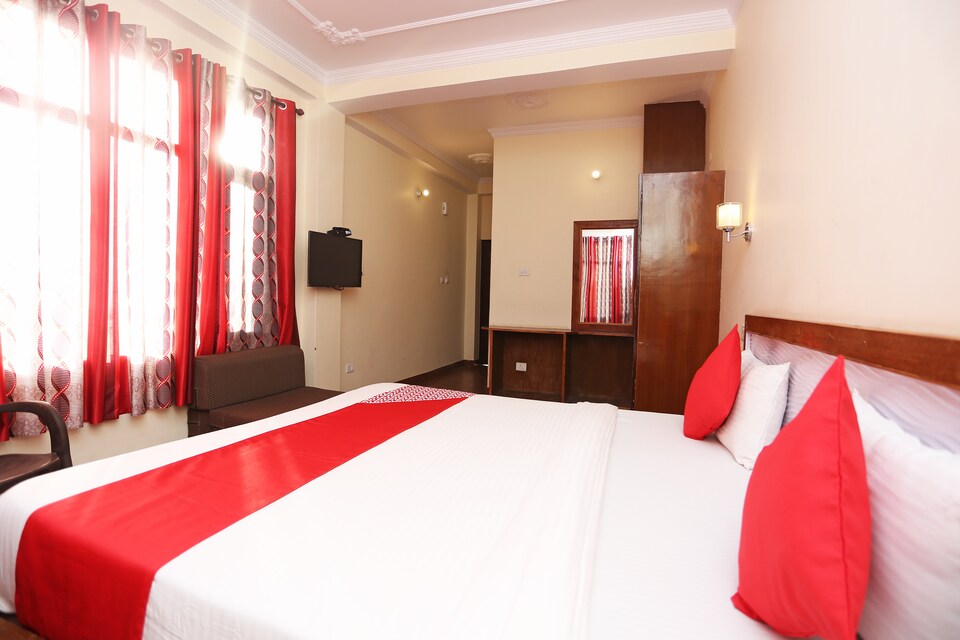 OYO 8143 Khushala Valley View, Shoghi, Shimla