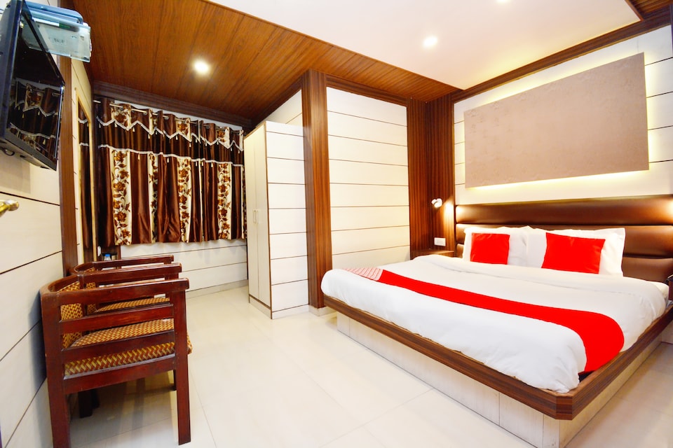 OYO 8158 Hotel Victory (non-view Rooms), The Mall Road-Shimla, Shimla