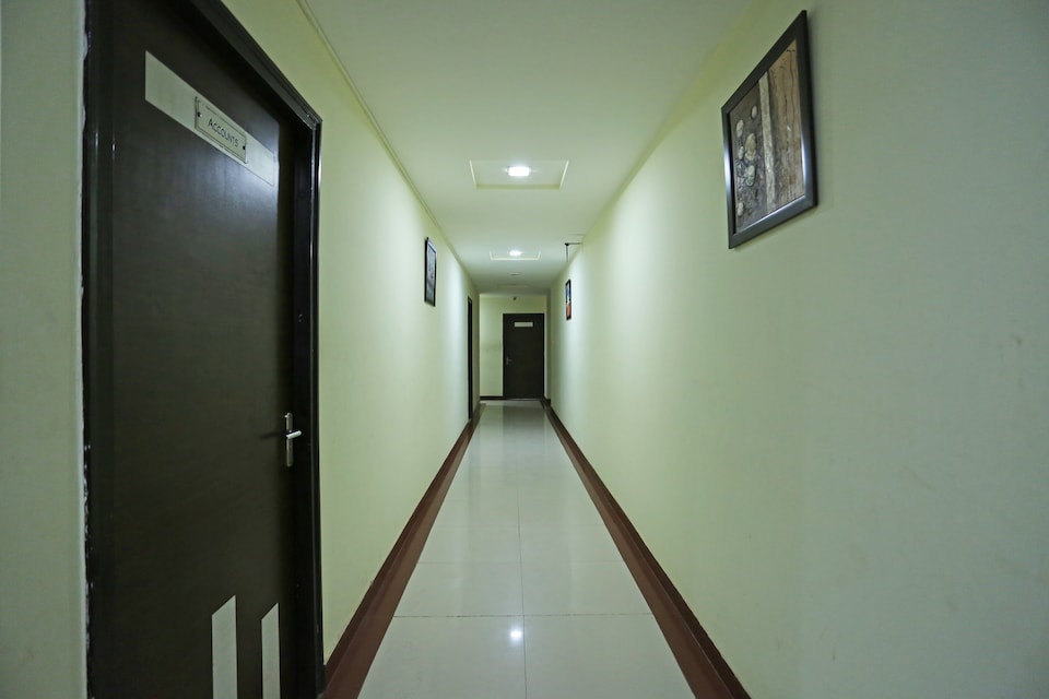 OYO 8177 Hotel Silver Oak, Gwalior, Gwalior